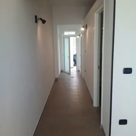 Elite House